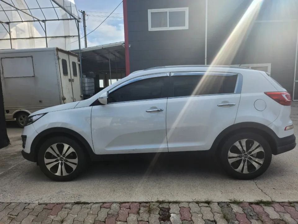 스포티지R(2WD) 차량 사진 4