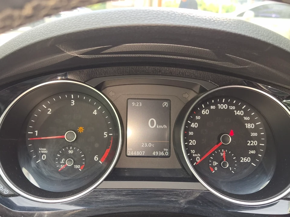 폭스바겐 제타 2.0 TDI BMT Premium 차량 사진 5