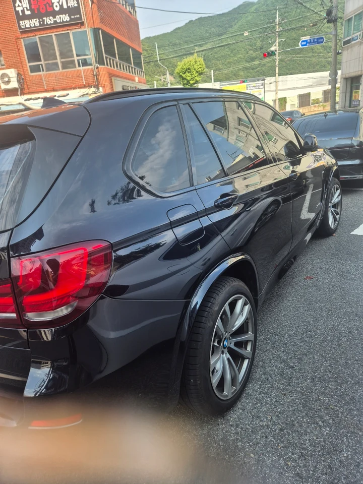BMW X5 xDrive 40d M Sport Pkg. 차량 사진 3