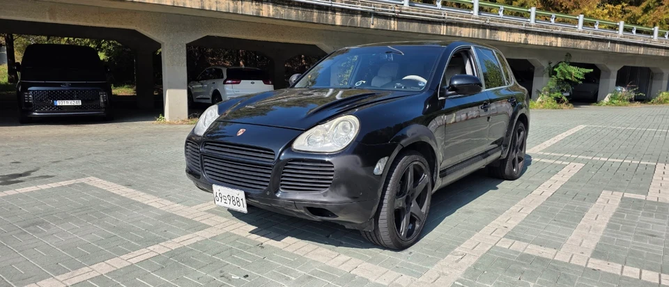 포르쉐 카이엔 4.5 Turbo 차량 사진 2
