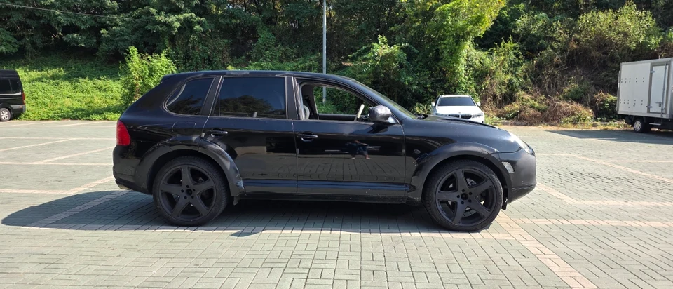 포르쉐 카이엔 4.5 Turbo 차량 사진 3