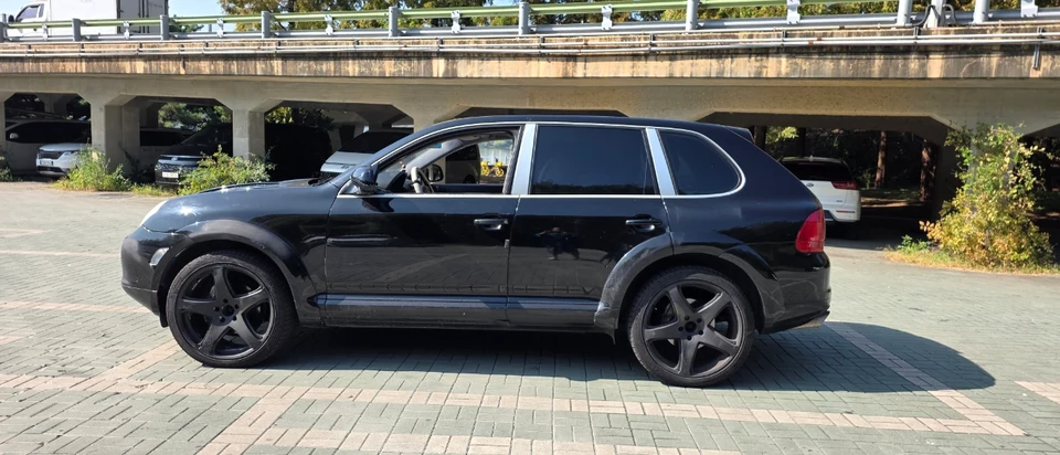 포르쉐 카이엔 4.5 Turbo 차량 사진 5