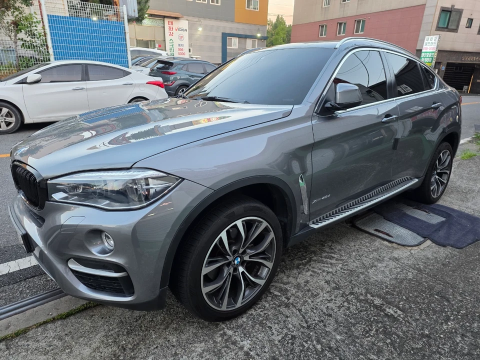 BMW X6 xDrive 30d 차량 사진 3