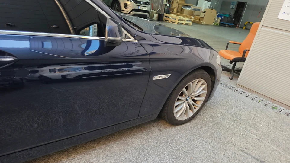 BMW 520d Luxury 차량 사진 5