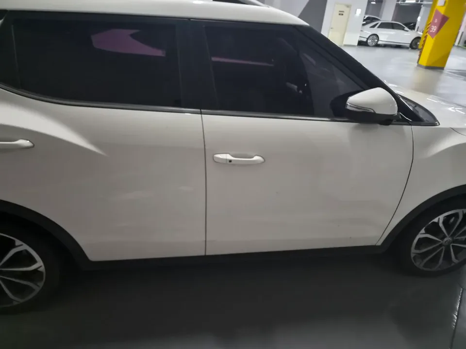 티볼리 에어 1.6(2WD) 차량 사진 2