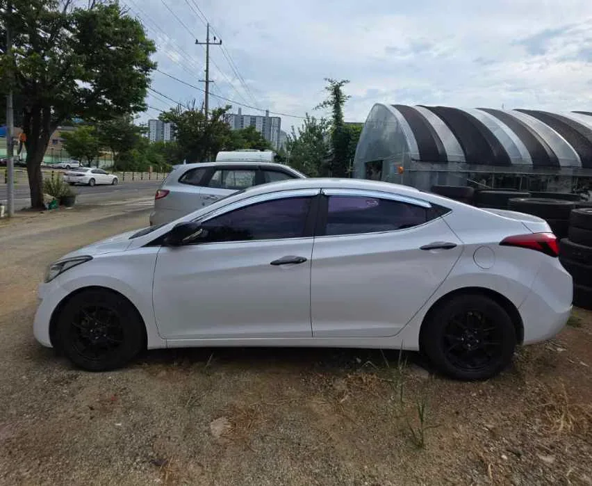 더 뉴 아반떼1.6VGT 차량 사진 4