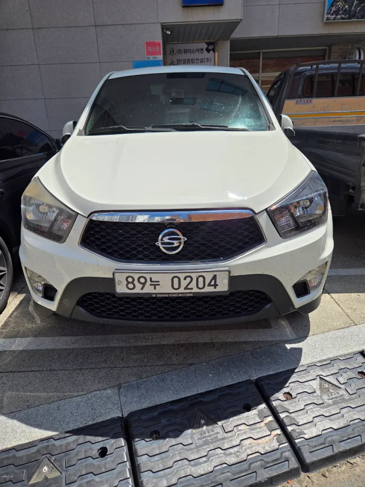 코란도 스포츠(4WD) 대표 사진