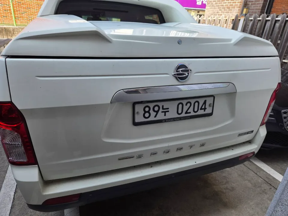 코란도 스포츠(4WD) 차량 사진 3