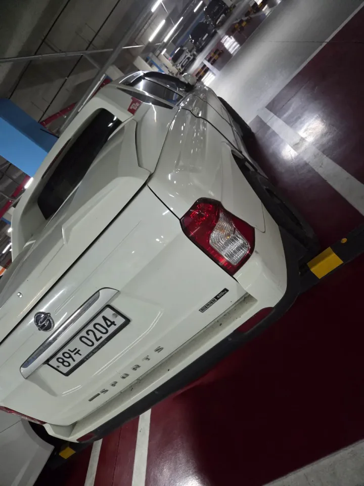 코란도 스포츠(4WD) 차량 사진 6