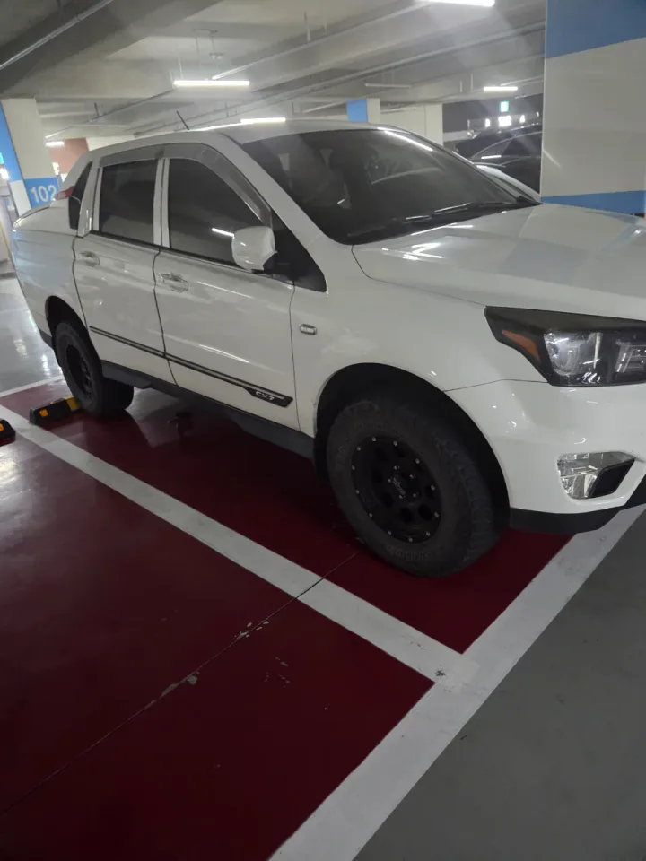 코란도 스포츠(4WD) 차량 사진 7
