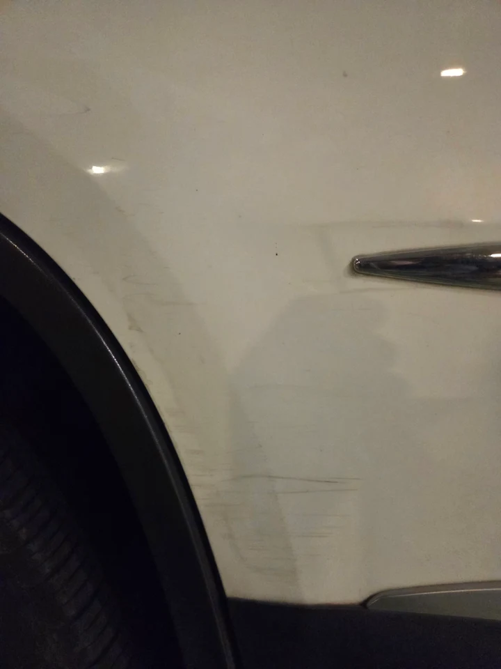 Tiguan 2.0 TDI Premium BMT 차량 사진 5