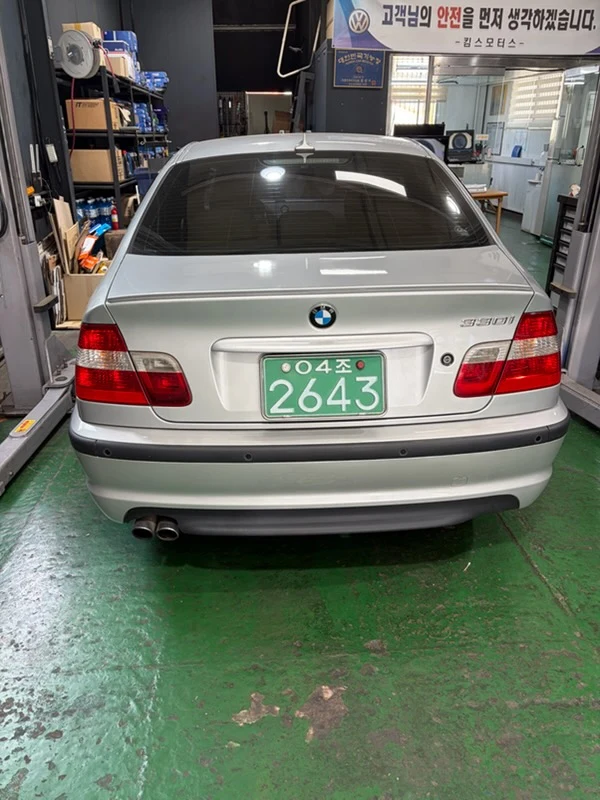 BMW 330I 대표 사진