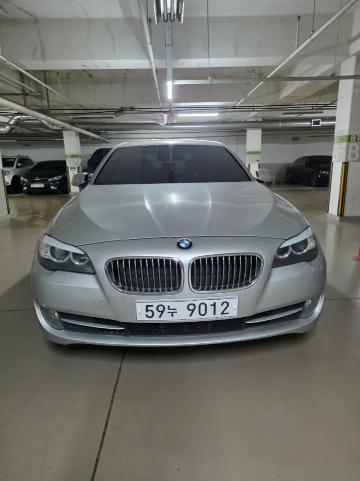 BMW 528i (2,996cc) 대표 사진