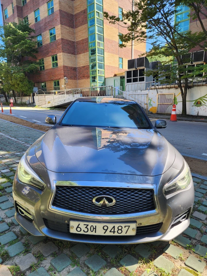 인피니티 Q50 2.2d Exclusive 대표 사진