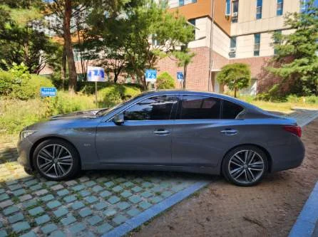 인피니티 Q50 2.2d Exclusive 차량 사진 4