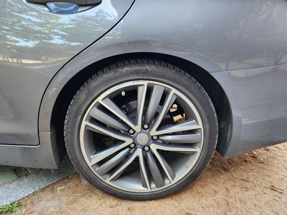 인피니티 Q50 2.2d Exclusive 차량 사진 6