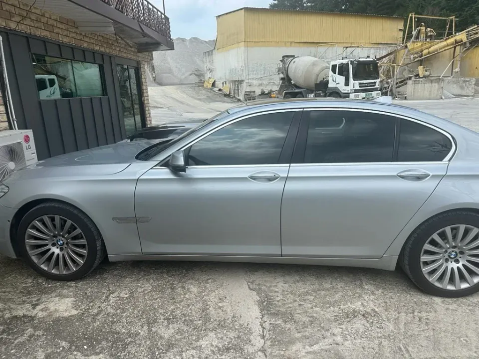 BMW 730d 차량 사진 3