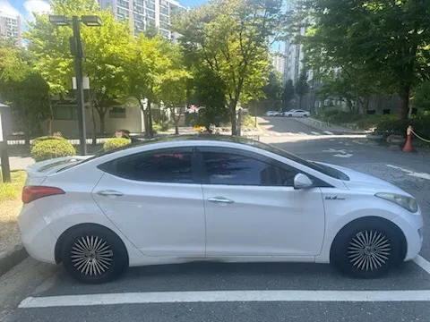 아반떼1.6GDi(MD) 차량 사진 2