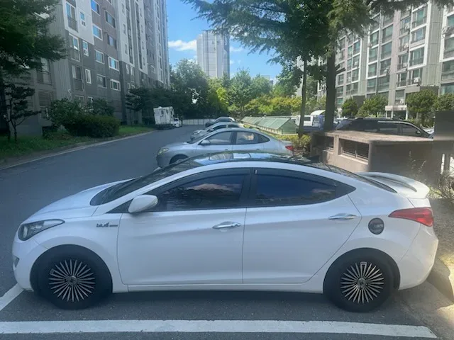 아반떼1.6GDi(MD) 차량 사진 3