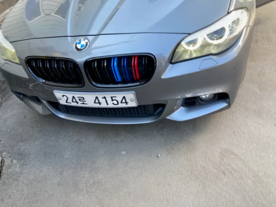 BMW 528i (2,996cc) 대표 사진