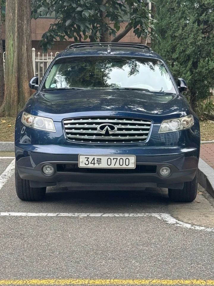 인피니티 FX35 대표 사진