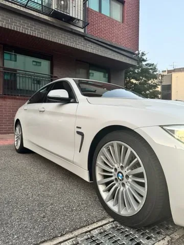 BMW 420d Gran Coupe 차량 사진 3