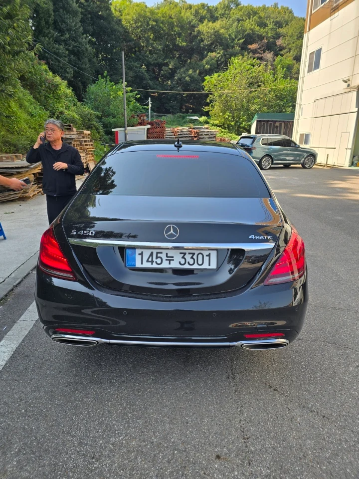 The New S 450 4Matic L 차량 사진 3