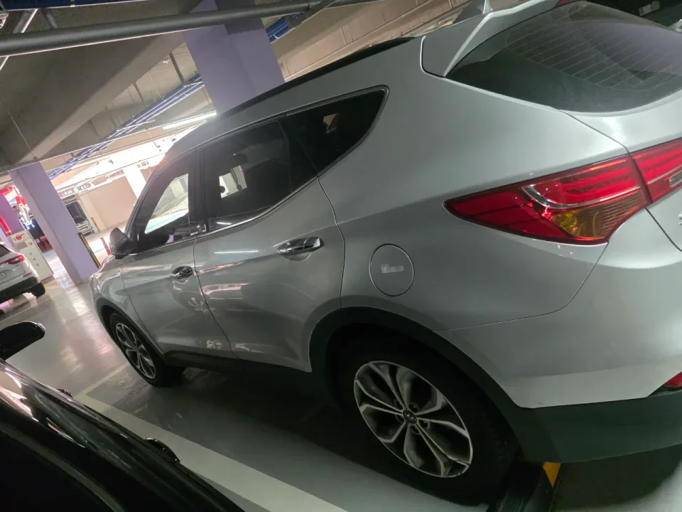 싼타페 2.0(2WD) 차량 사진 3