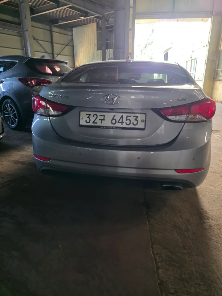 더 뉴 아반떼1.6GDI 차량 사진 2
