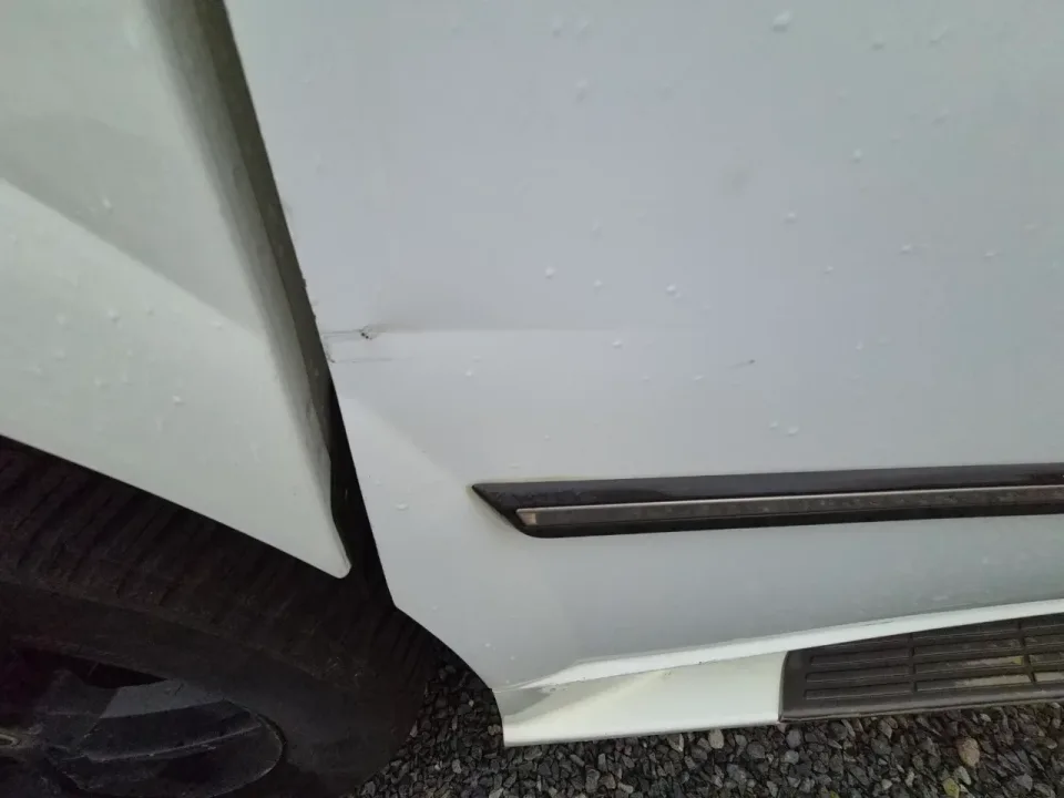 엑티언스포츠(4WD) 차량 사진 7