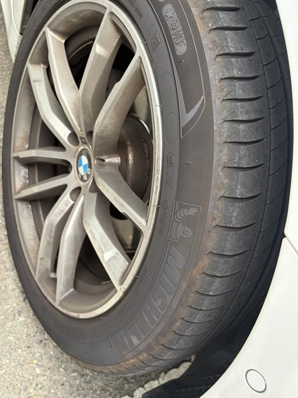 BMW 520d xDrive 차량 사진 3