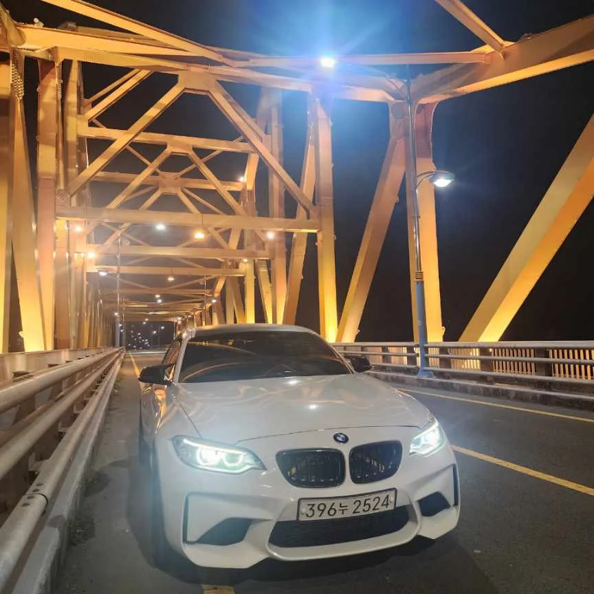BMW M2 Coupe M Preformance Steering Wheel Edition 대표 사진