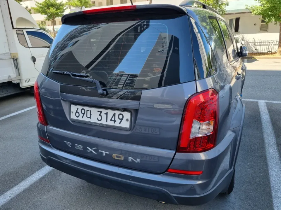렉스턴W LET2.2 4WD 차량 사진 3