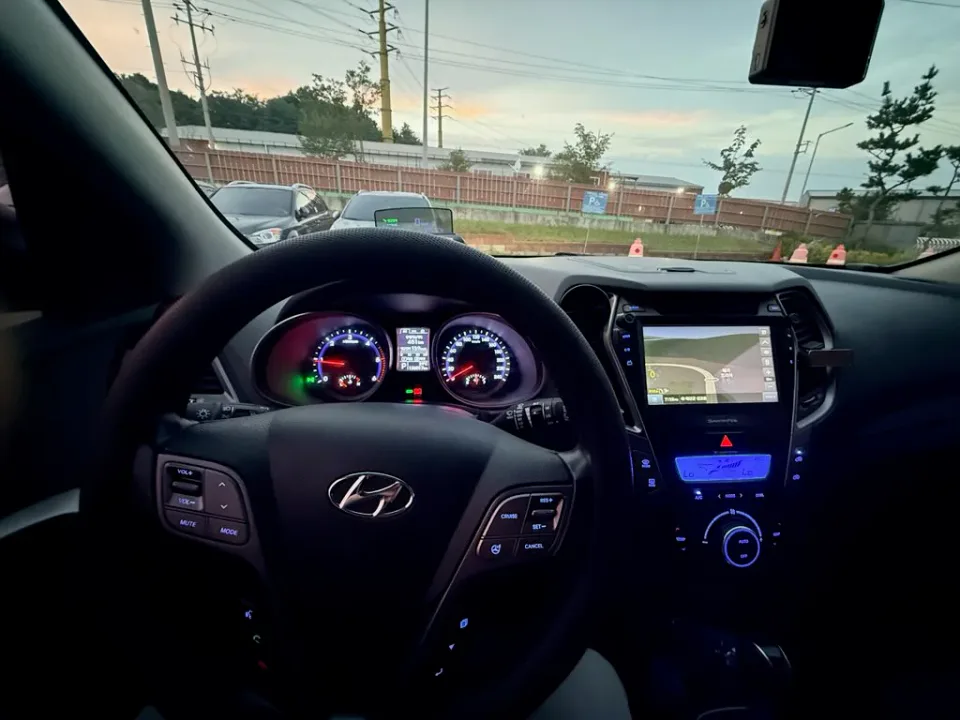 싼타페 2.0(2WD) 차량 사진 4