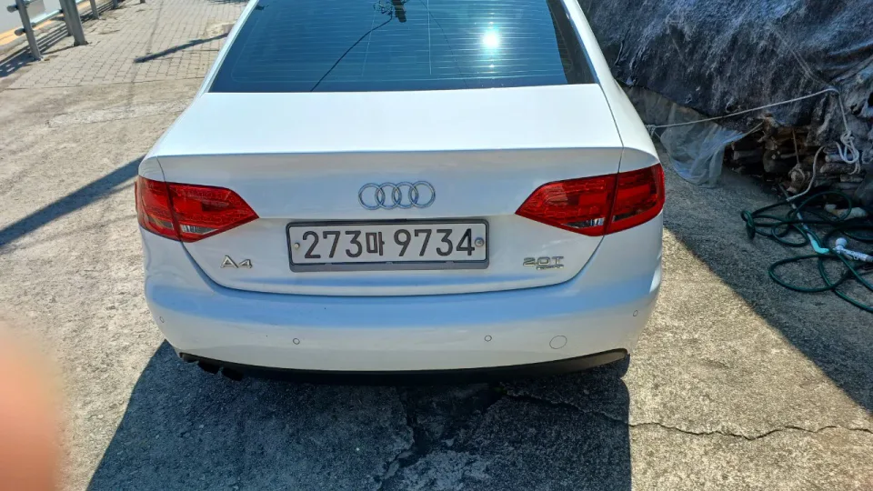 A4 2.0 TFSI Quattro 대표 사진