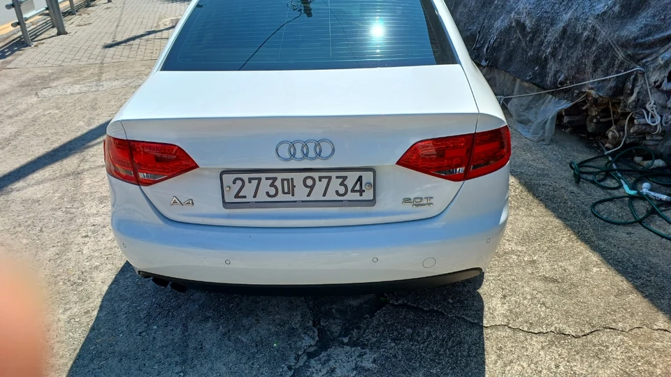 A4 2.0 TFSI Quattro 차량 사진 2