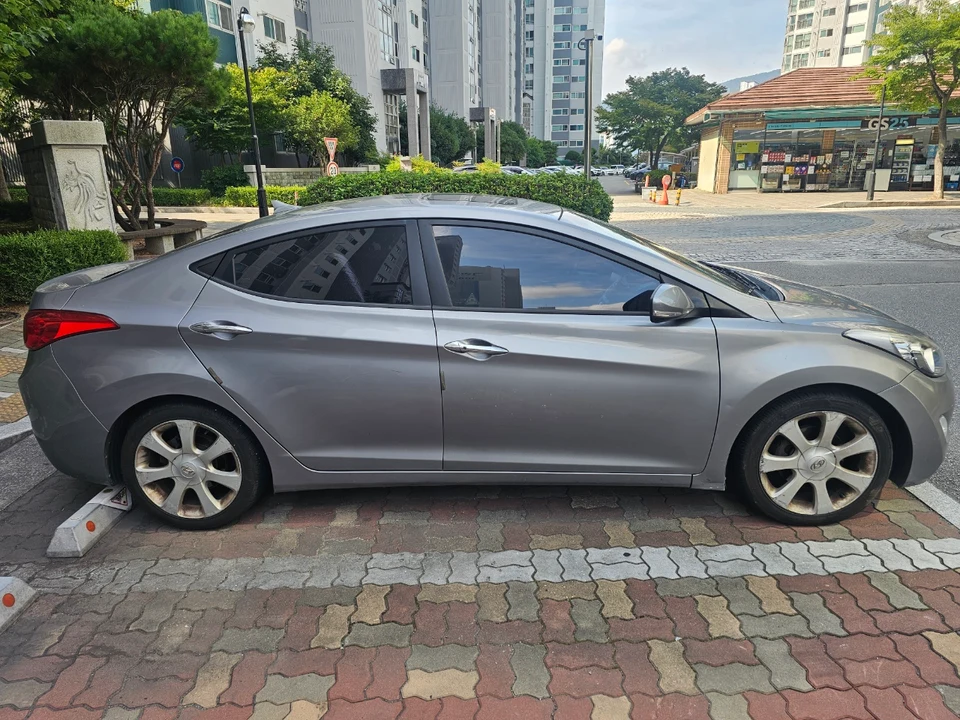 아반떼1.6GDi(MD) 차량 사진 2