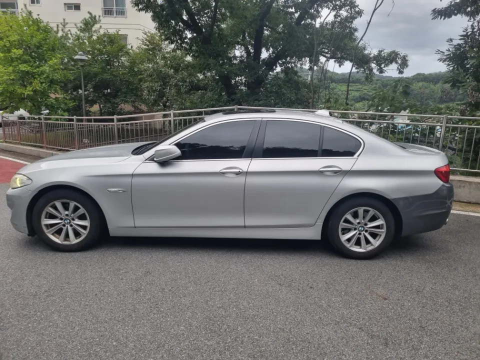 BMW 520d 차량 사진 2