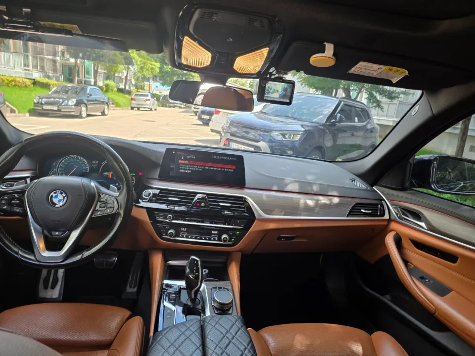 BMW 520d M Sport Pkg. Plus (2017년 변경모델) 차량 사진 8
