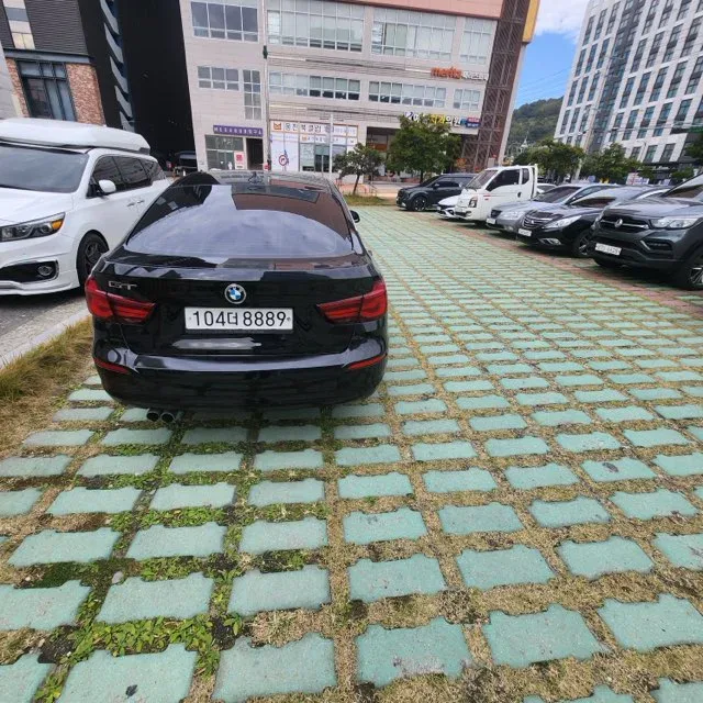 BMW 320d GT 차량 사진 2