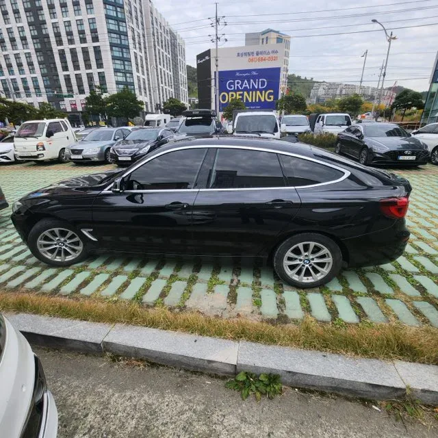 BMW 320d GT 차량 사진 3
