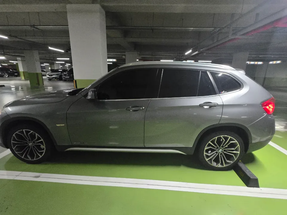 BMW X1 xDrive 23d 차량 사진 2