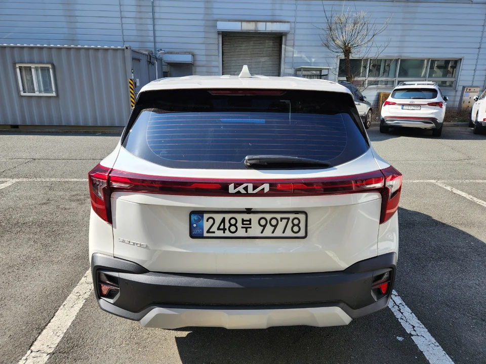 Vehicle 차량 사진 2