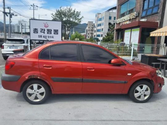 뉴프라이드 1.6 차량 사진 4
