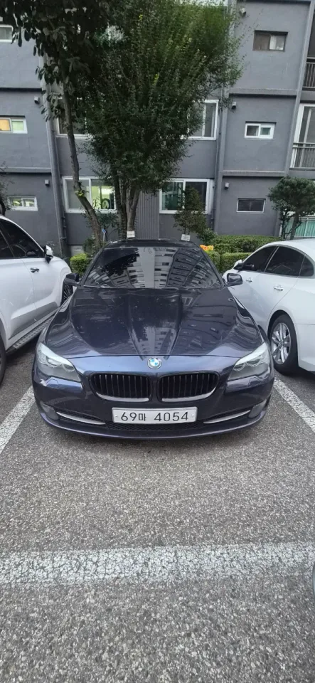 BMW 528i (2,996cc) 대표 사진