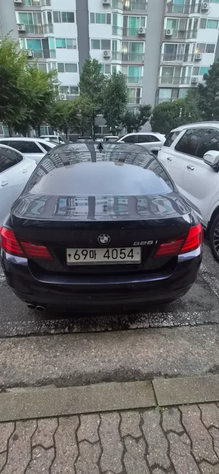 BMW 528i (2,996cc) 차량 사진 5