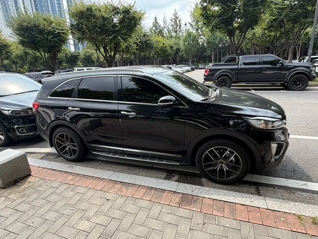 올뉴쏘렌토 R2.0 디젤 차량 사진 2