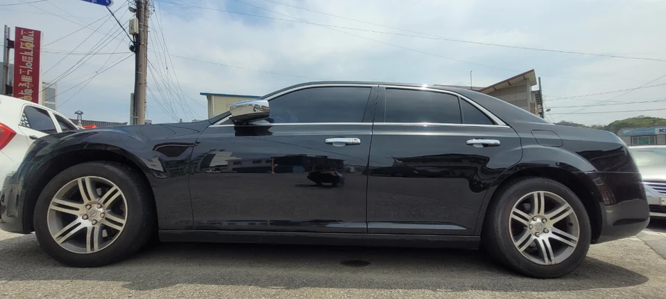 크라이슬러 300C 3.6 prestige 차량 사진 3