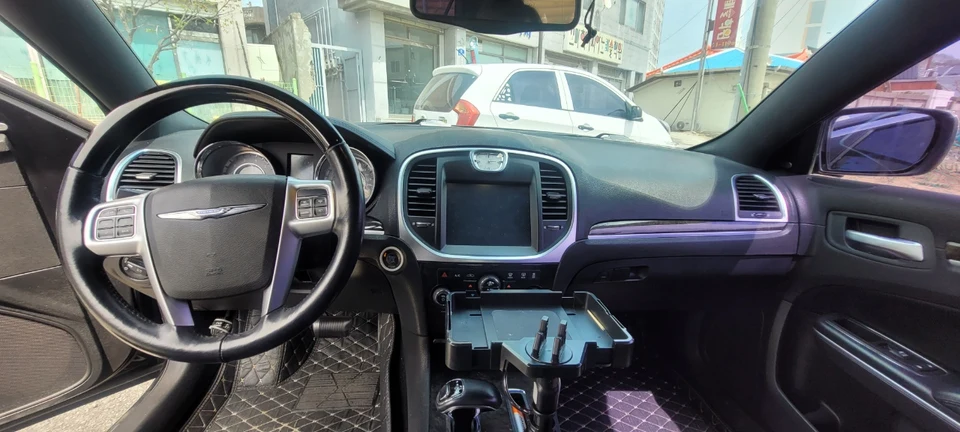 크라이슬러 300C 3.6 prestige 차량 사진 4