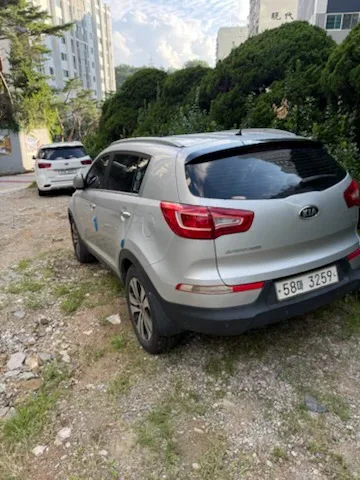스포티지R(2WD) 차량 사진 2